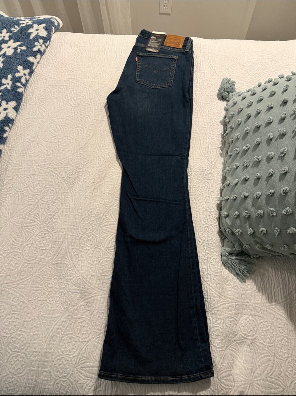 Levi's Dark Blue Flare Jeans - Stretch Denim - Picture 4 of 4